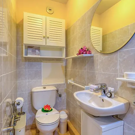 Garden View Daturas - Happy Menton