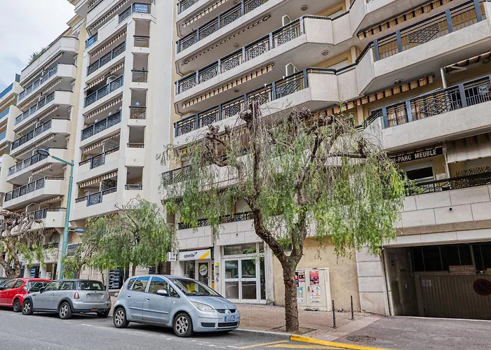 Garden View Daturas - Happy