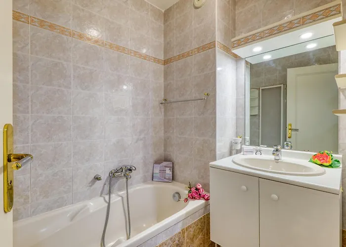 Garden View Daturas - Happy