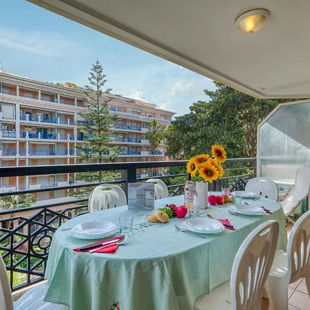 Apartment Garden View Daturas - Happy