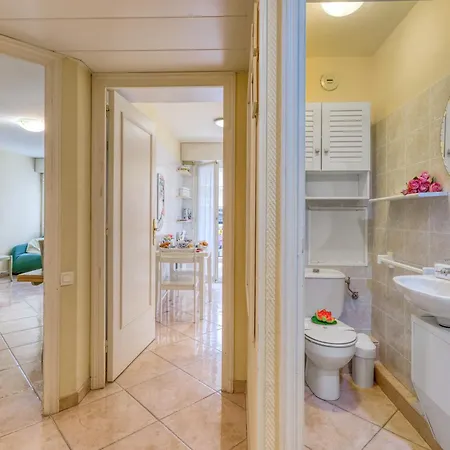 Διαμέρισμα Garden View Daturas With Balcony - Happy Μεντόν