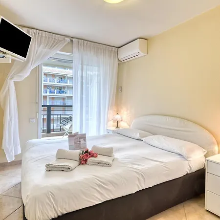 Garden View Daturas With Balcony - Happy Διαμέρισμα *