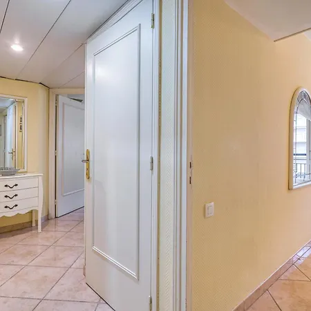 Garden View Daturas With Balcony - Happy Διαμέρισμα Μεντόν