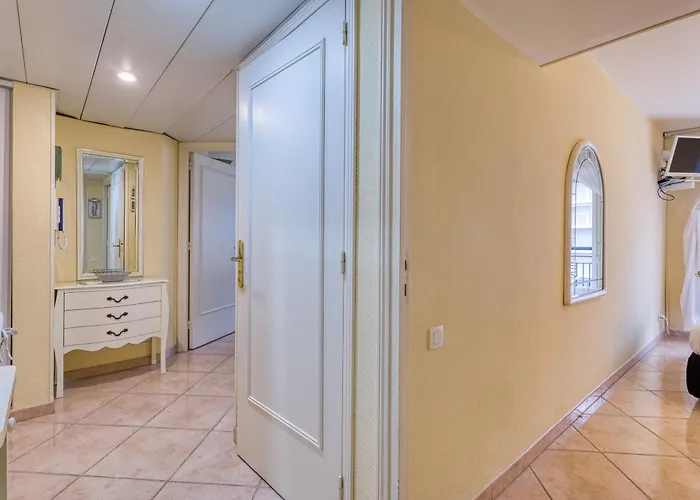 Garden View Daturas - Happy Menton